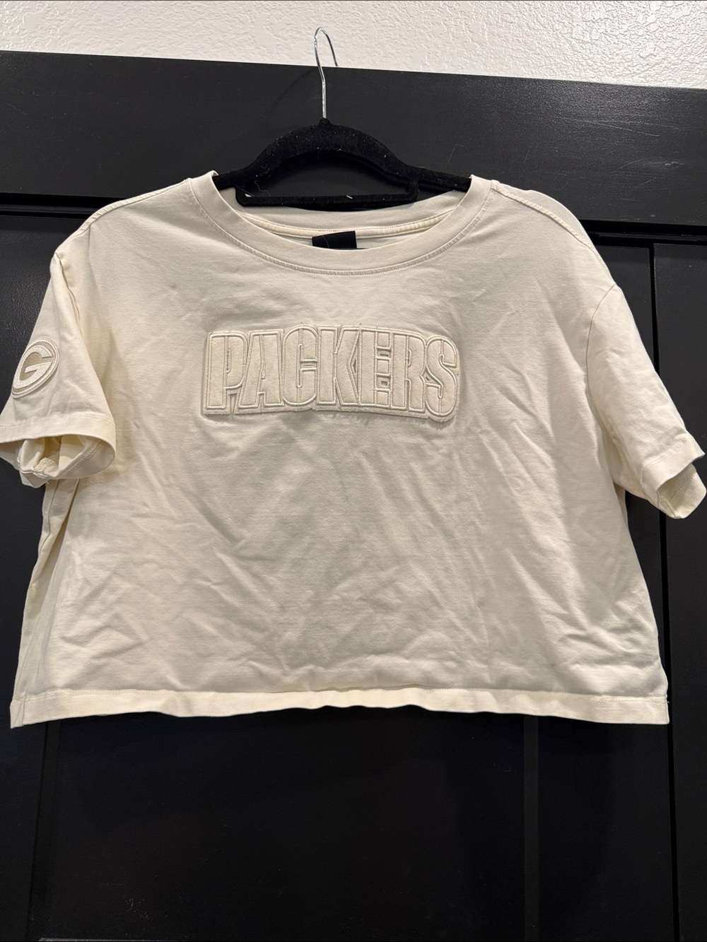 Green Bay PACKERS Embossed Logo Cropped Tee - Cream Size Medium
